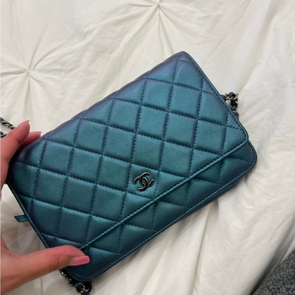 Metallic Chanel Lambskin Wallet on a Chain - Picture 7 of 10